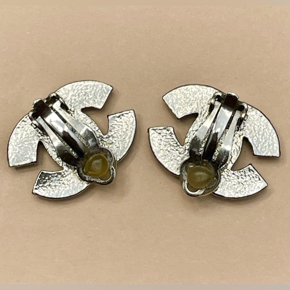 CHANEL Rhinestone Clip On Earrings - Picture 7 of 7